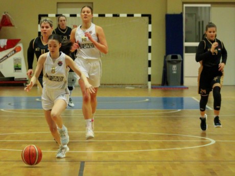 Sikeres évnyitó meccseket játszottak a Dávid Kornél Kosárlabda Akadémia csapatai